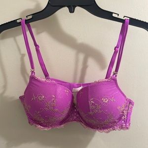 Pink lace Victoria’s Secret bra size 36B padded Demi
